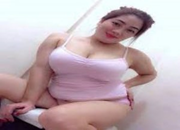 Ibu Mertuaku Yang Sangat Seksi